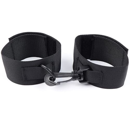 OHMAMA FETISH - HANDLEDSFÄSTEN AV NYLON